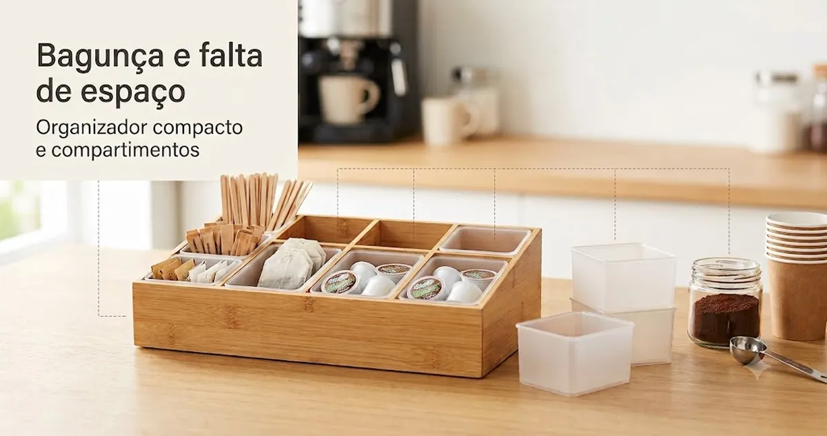 Estação de café bagunçada melhorada com um organizador compacto, compartimentos e melhor posicionamento dos suprimentos